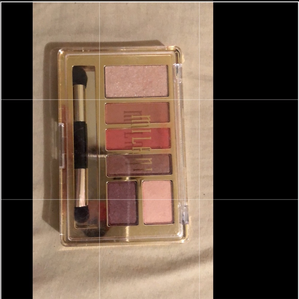 Eyeshadow // Brand ( Milani )
